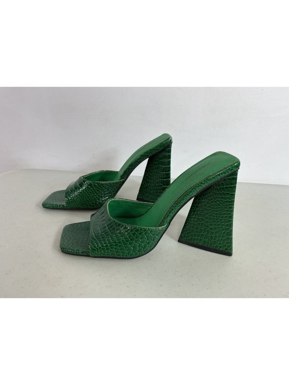 Princess Polly Green Heels Sandals Croc Print Womens 8